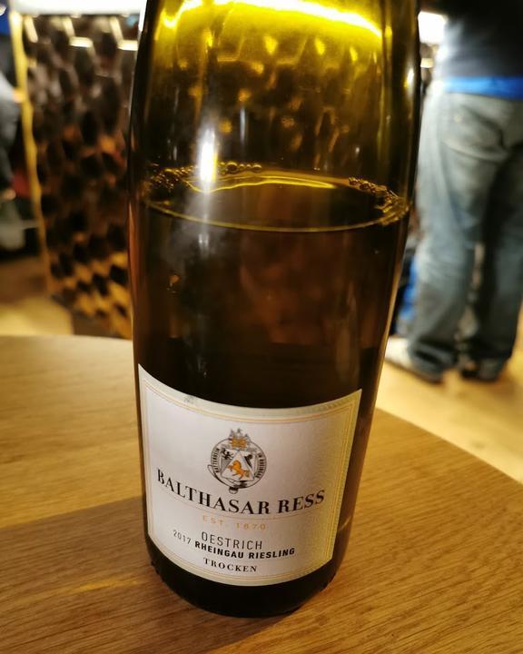 Balthasar Ress Weinbar und Vinothek